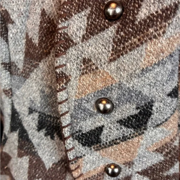 L&B Patterned Knit Cardigan - Gray & Brown - Picture 5 of 7